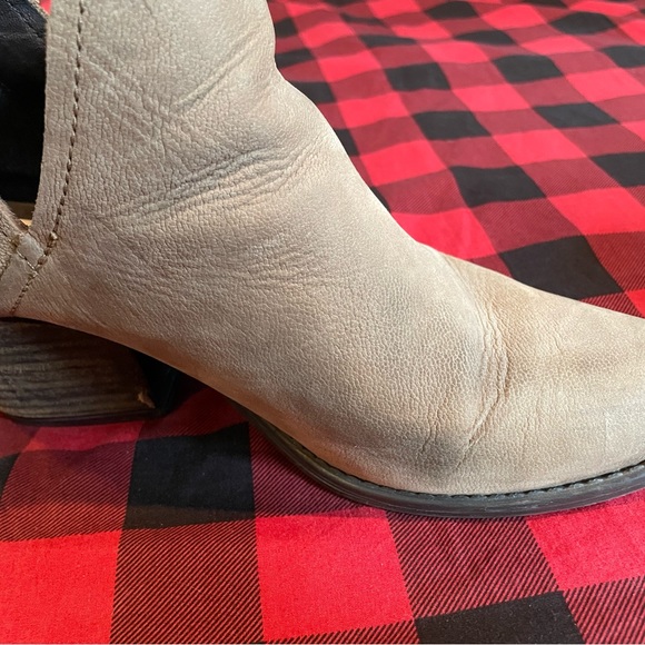 Steve Madden Bootie - Picture 2 of 5